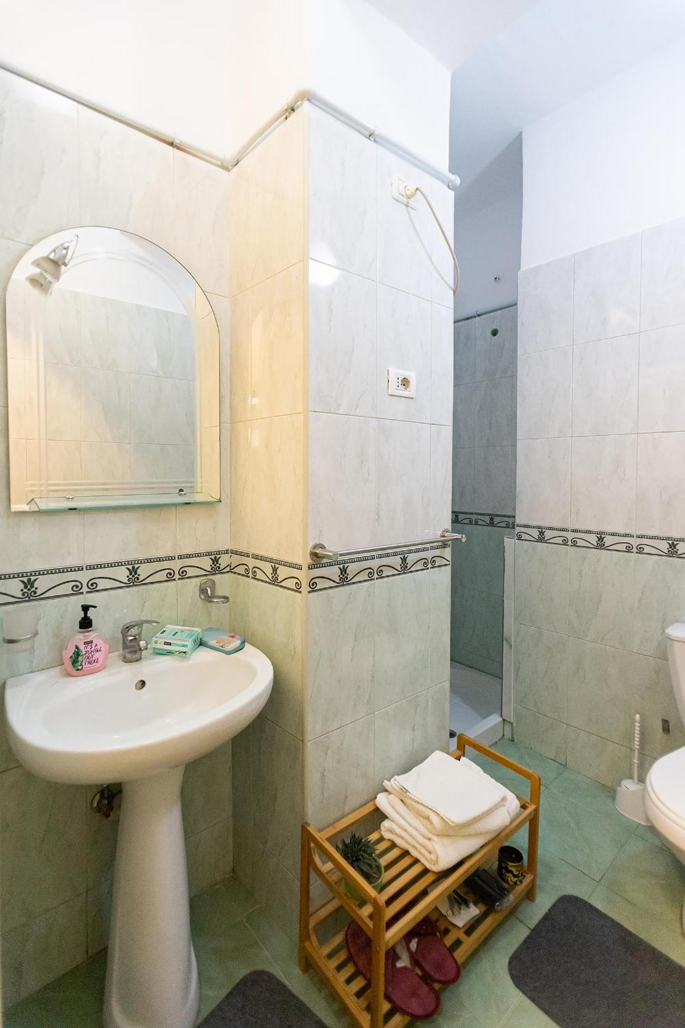 Apartment Comfy & Cute Space In Center Tirana