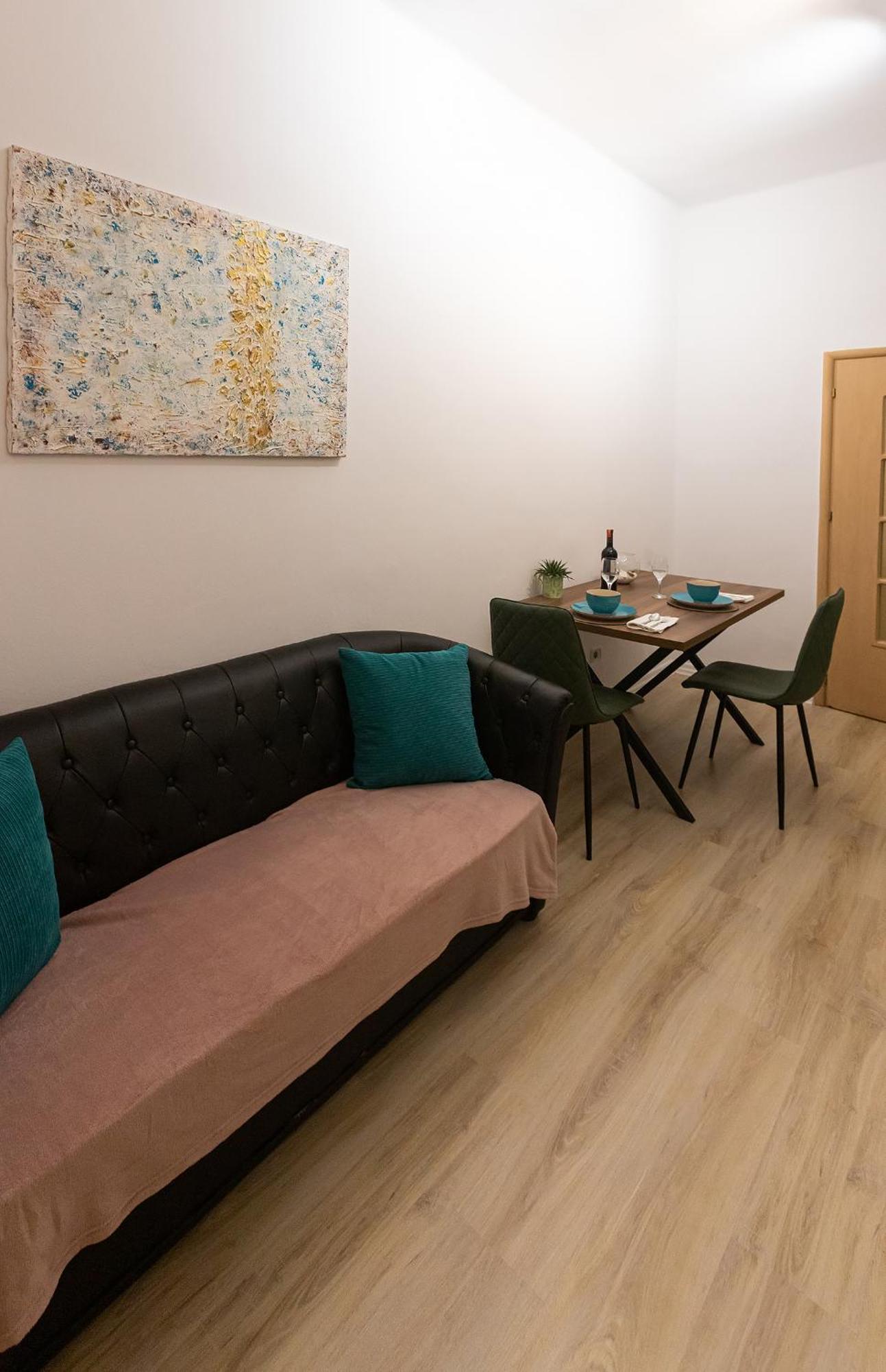 Apartment Comfy & Cute Space In Center Tirana